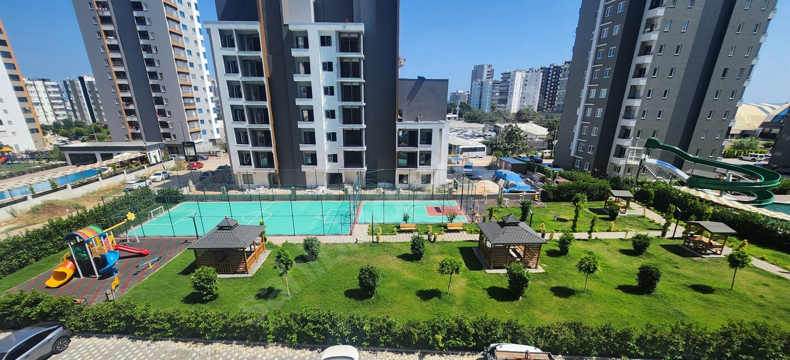 Mersin Mezitli Akdeniz Mahallesi 2+1 100 m² Doğalgaz Kombili Satılık Daire