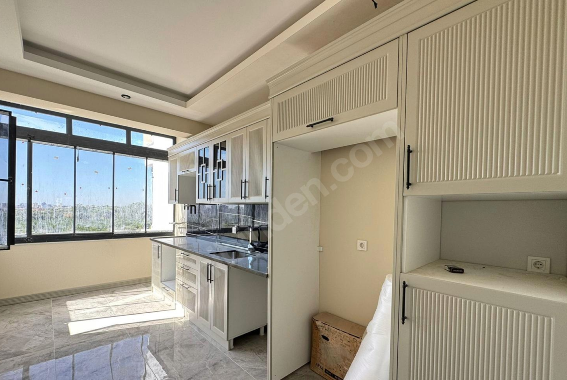 Mersin Mezitli Akdeniz Mahallesi 2+1 105 m² Doğalgaz Kombili Satılık Daire