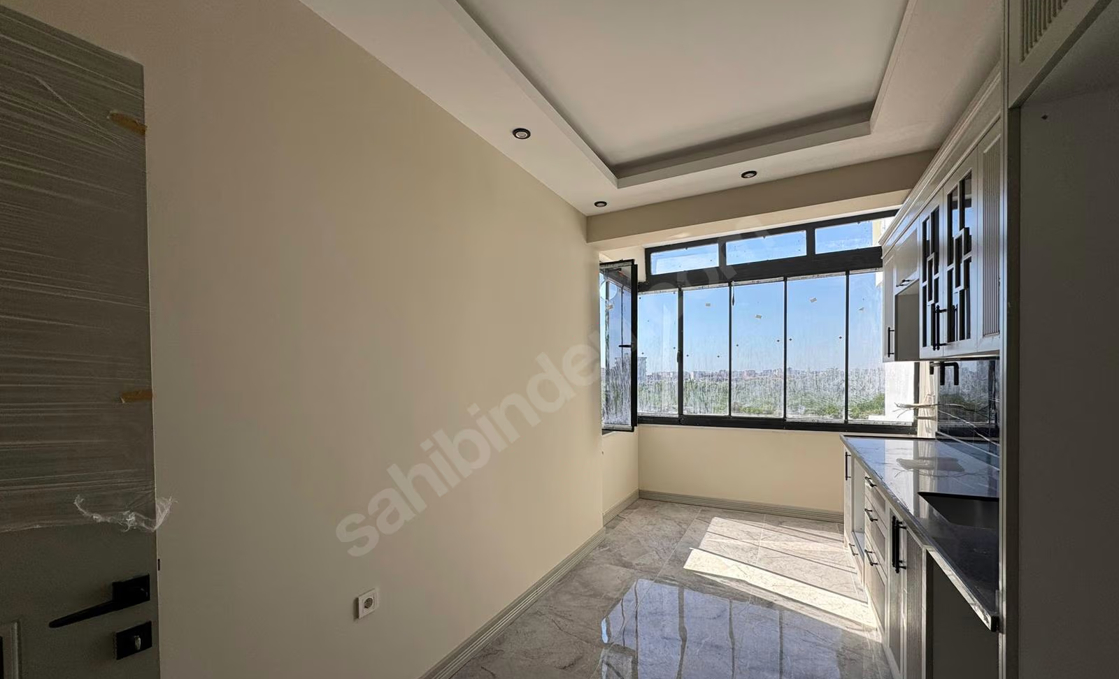 Mersin Mezitli Akdeniz Mahallesi 2+1 105 m² Doğalgaz Kombili Satılık Daire