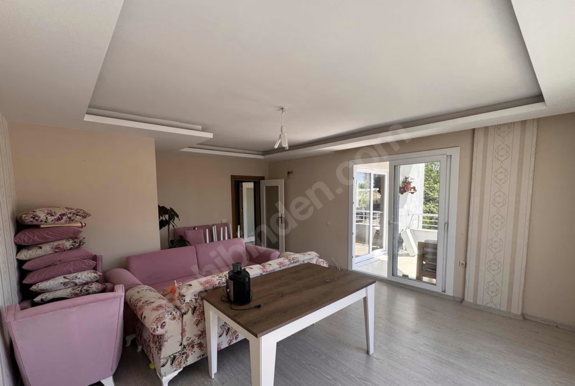Mersin Mezitli Akdeniz Mahallesi 2+1 145 m² Klima Kiralık Daire