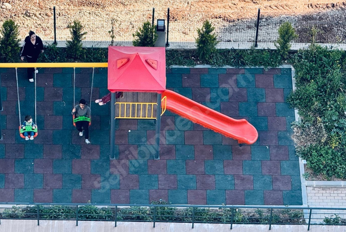 Mersin Mezitli Akdeniz Mahallesi 2+1 99 m² Doğalgaz Kombili Satılık Daire