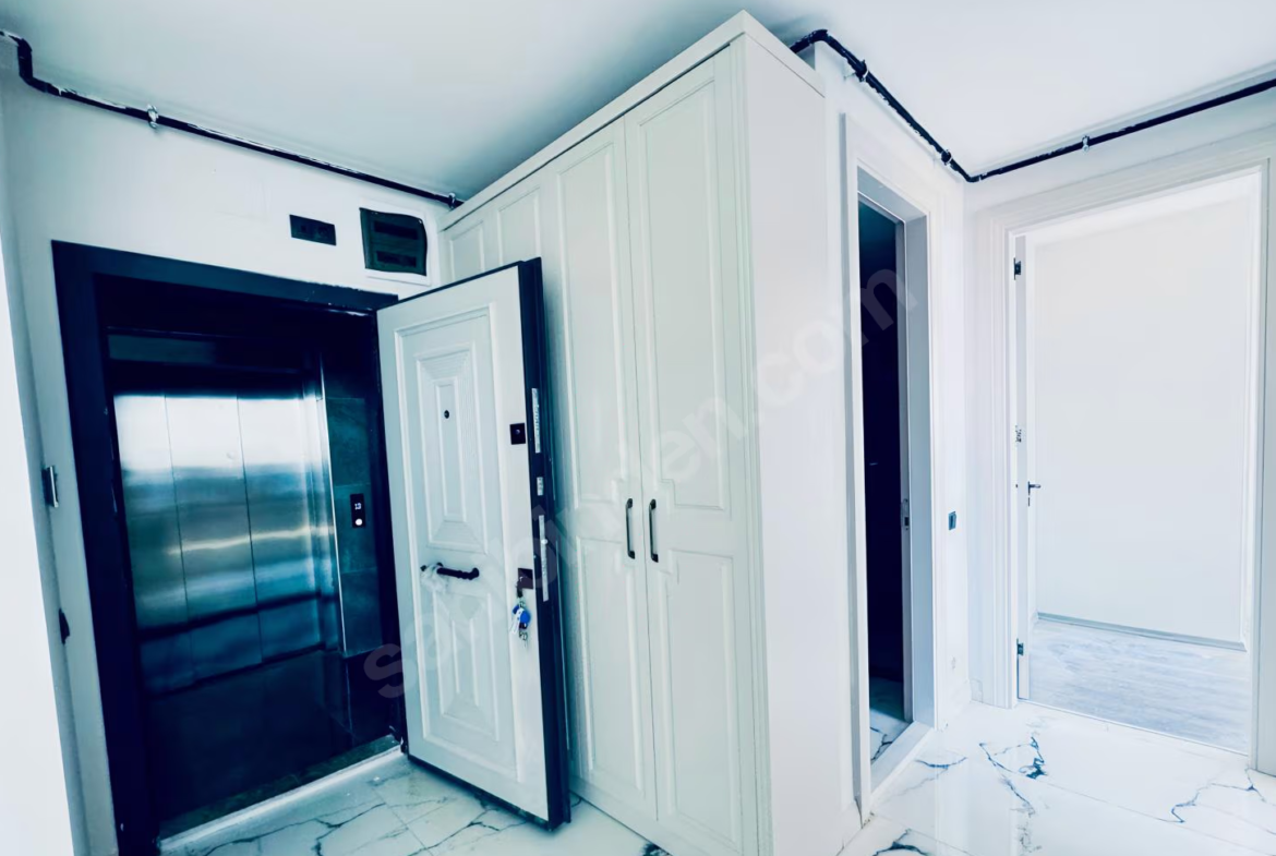 Mersin Mezitli Akdeniz Mahallesi 2+1 99 m² Doğalgaz Kombili Satılık Daire