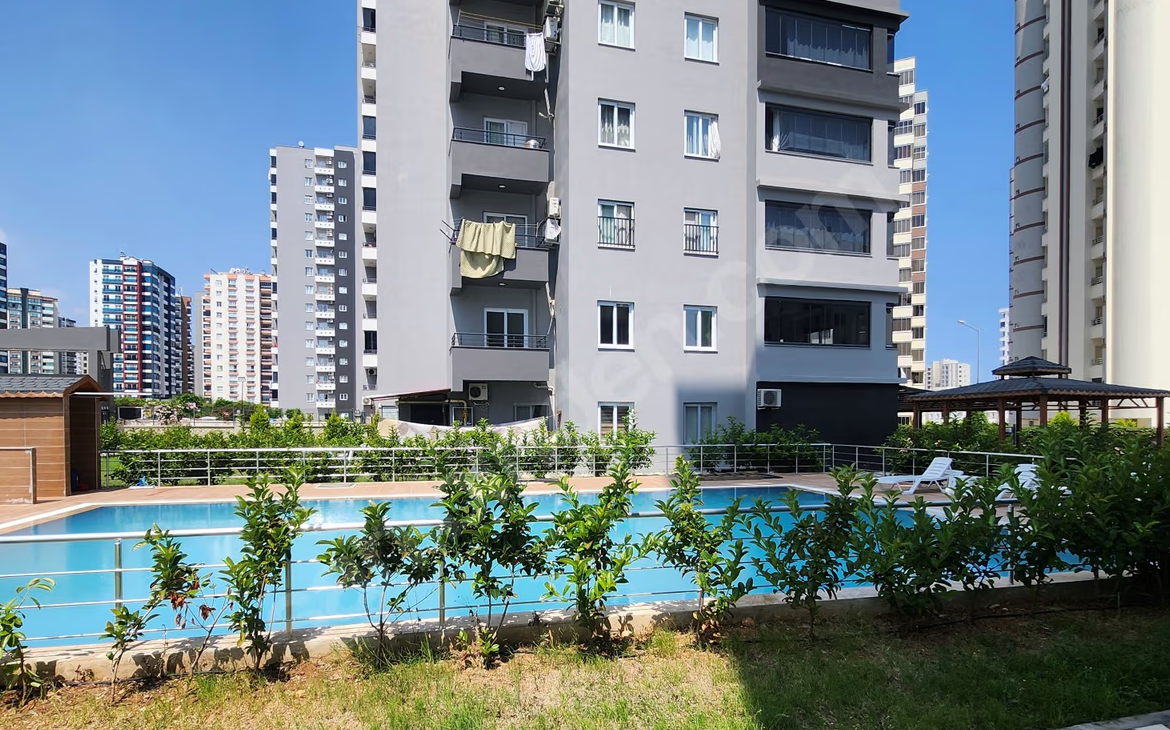 Mersin Mezitli Akdeniz Mahallesi 3+1 140 m² Doğalgaz Kombili Kiralık Daire