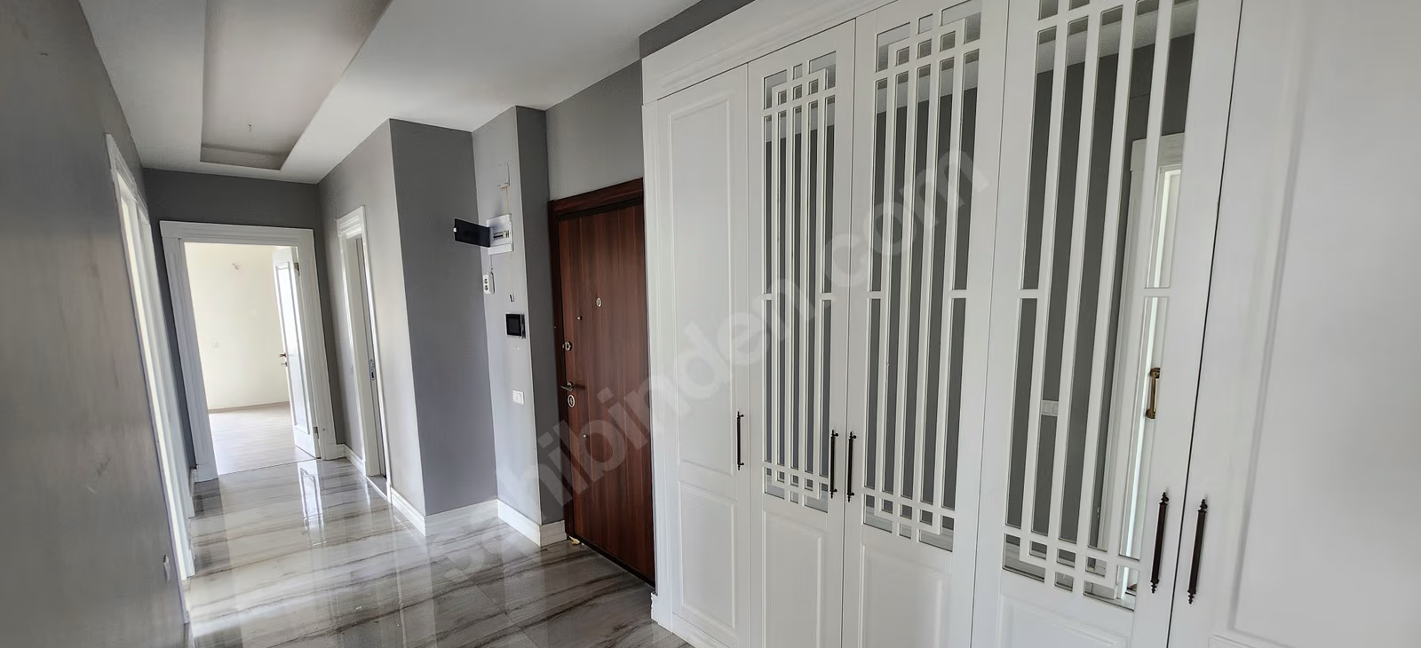 Mersin Mezitli Akdeniz Mahallesi 4+1 185 m² Doğalgaz Kombili Kiralık Daire
