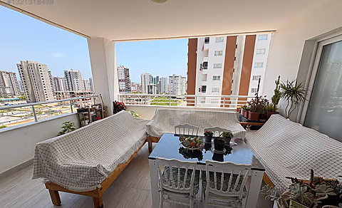 Mersin Mezitli Akdeniz Mahallesi 4+1 210 m² Doğalgaz Kombili Satılık Daire