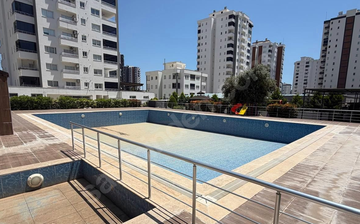 Mersin Mezitli Akdeniz Mahallesi 4+1 220 m² Doğalgaz Kombili Satılık Daire