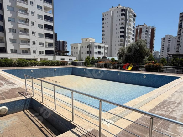 Mersin Mezitli Akdeniz Mahallesi 4+1 220 m² Doğalgaz Kombili Satılık Daire