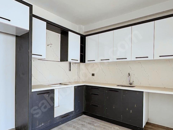 Mersin Mezitli Deniz Mahallesi 3+1 135 m² Doğalgaz Kombili Satılık Daire