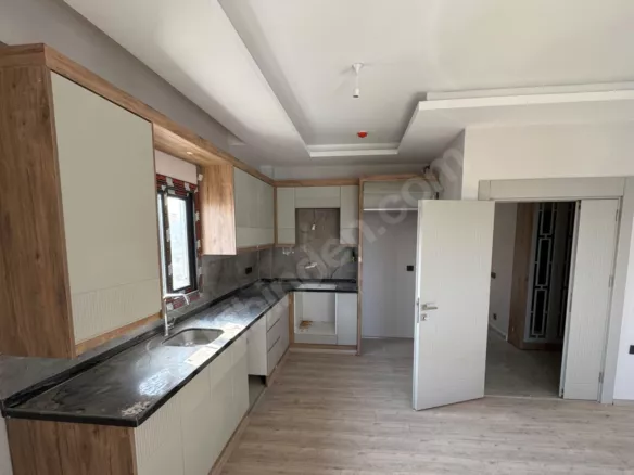 Mersin Mezitli İstiklal Mahallesi 3+1 130 m² Klima Satılık Daire