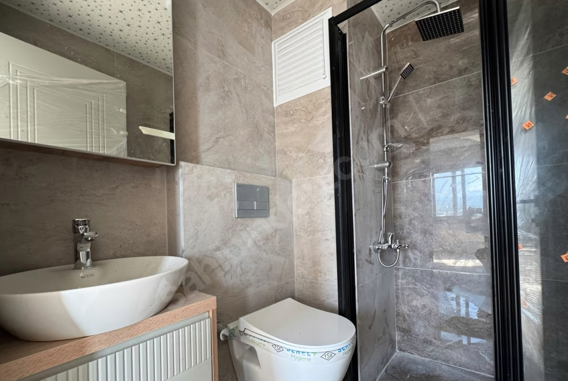 Mersin Mezitli İstiklal Mahallesi 3+1 130 m² Klima Satılık Daire