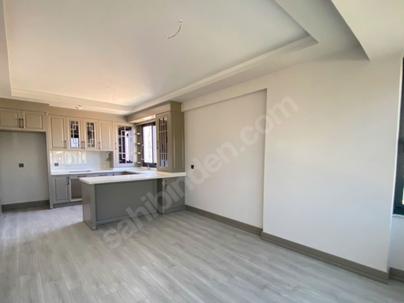 Mersin Mezitli Kuyuluk Mahallesi 3+1 135 m² Doğalgaz Kombili Satılık Daire