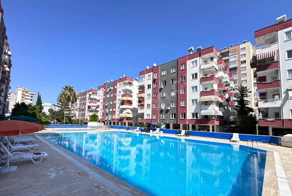 Mersin Mezitli Menderes Mahallesi 3+1 155 m² Klima Satılık Daire