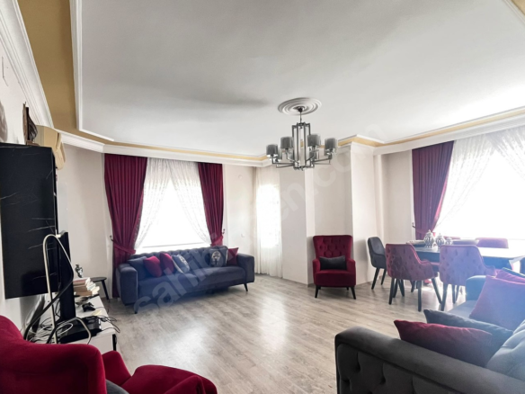 Mersin Mezitli Menderes Mahallesi 3+1 165 m² Klima Satılık Daire