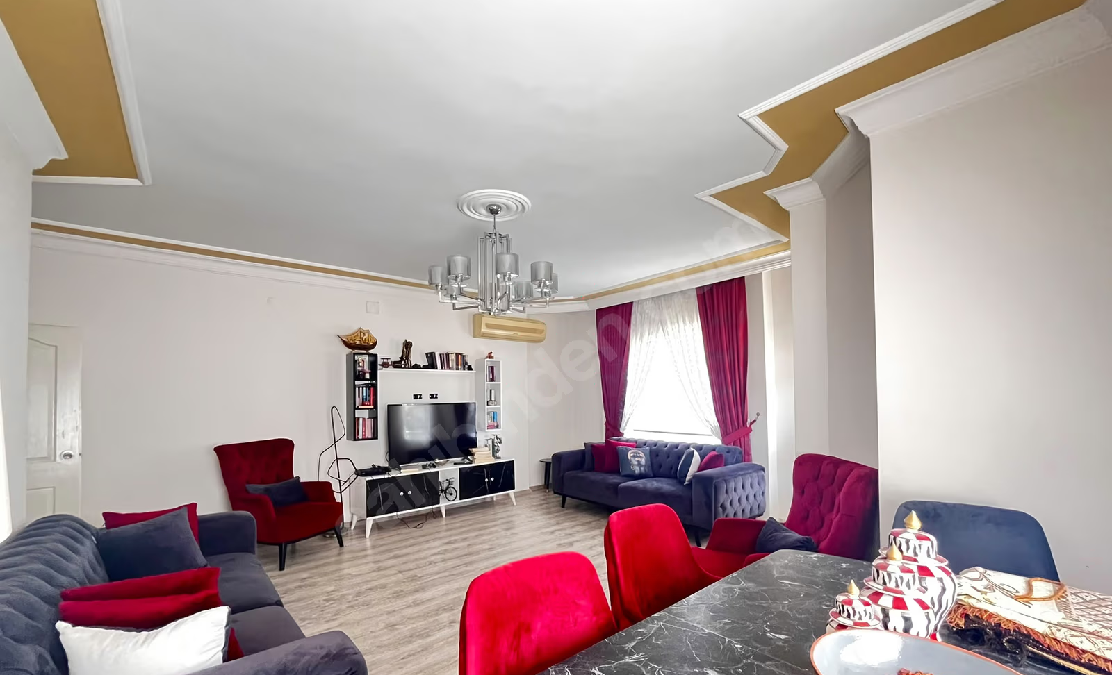 Mersin Mezitli Menderes Mahallesi 3+1 165 m² Klima Satılık Daire