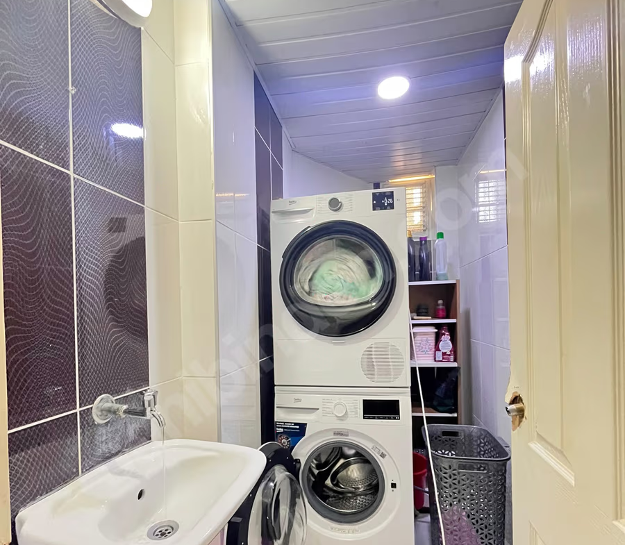 Mersin Mezitli Menderes Mahallesi 3+1 165 m² Klima Satılık Daire