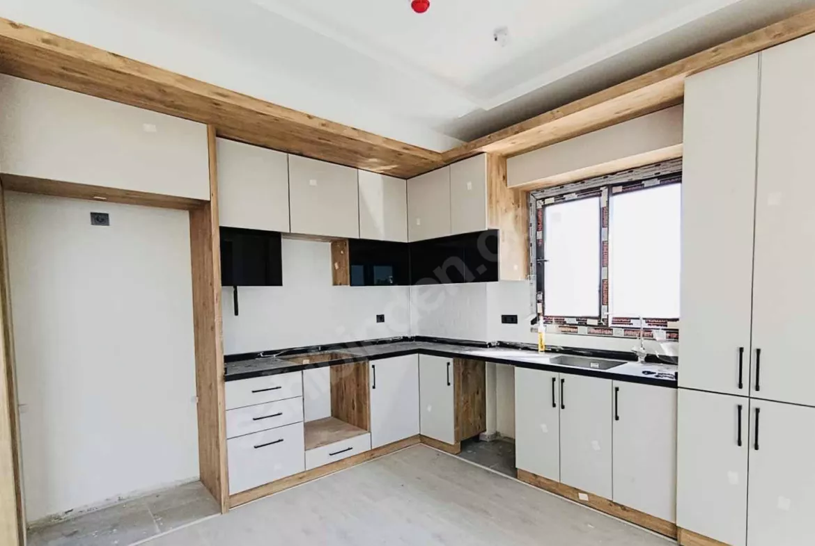 Mersin Mezitli Merkez Mahallesi 2+1 110 m² Doğalgaz Kombili Kiralık Daire