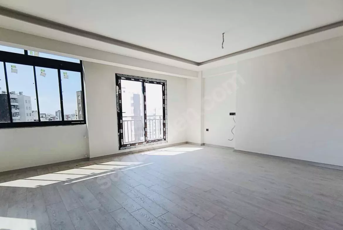 Mersin Mezitli Merkez Mahallesi 2+1 110 m² Doğalgaz Kombili Kiralık Daire