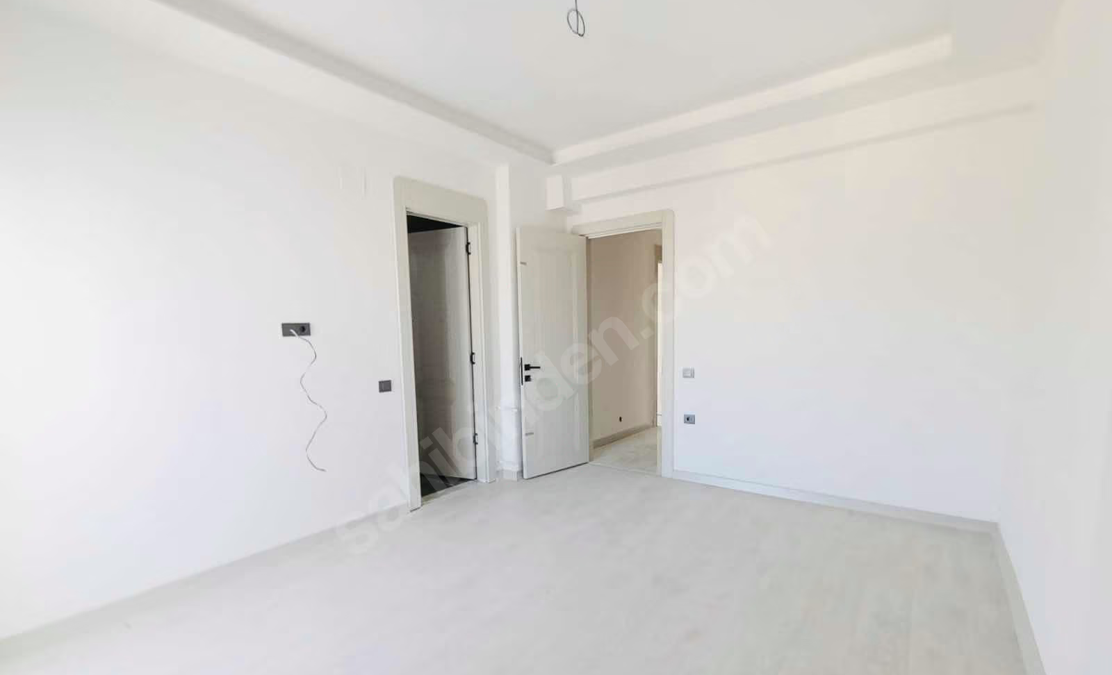 Mersin Mezitli Merkez Mahallesi 2+1 110 m² Doğalgaz Kombili Kiralık Daire