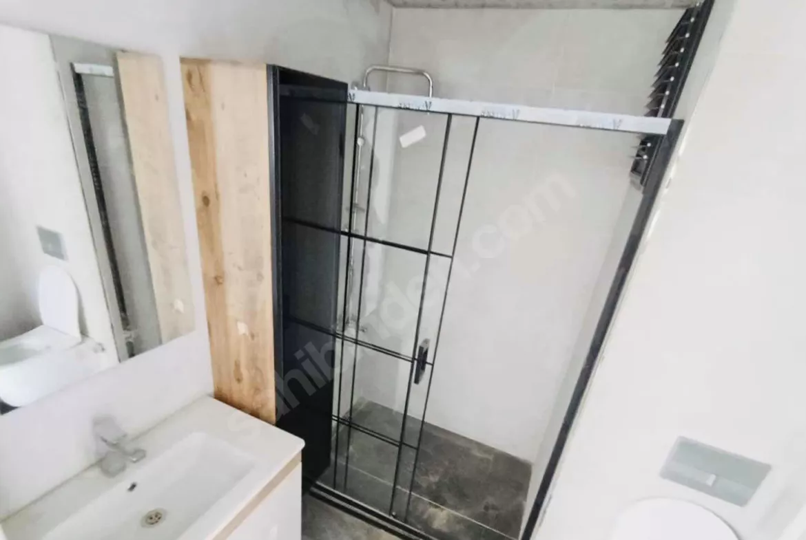 Mersin Mezitli Merkez Mahallesi 2+1 110 m² Doğalgaz Kombili Kiralık Daire