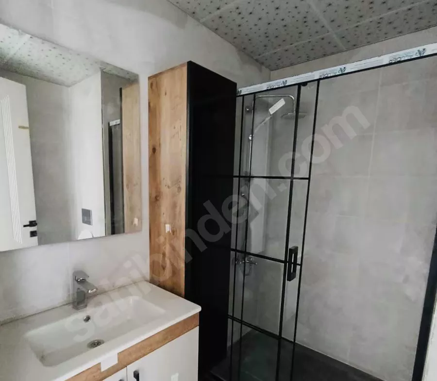 Mersin Mezitli Merkez Mahallesi 2+1 110 m² Doğalgaz Kombili Kiralık Daire