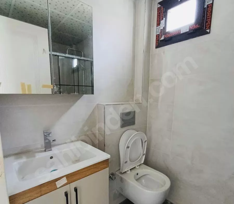 Mersin Mezitli Merkez Mahallesi 2+1 110 m² Doğalgaz Kombili Kiralık Daire