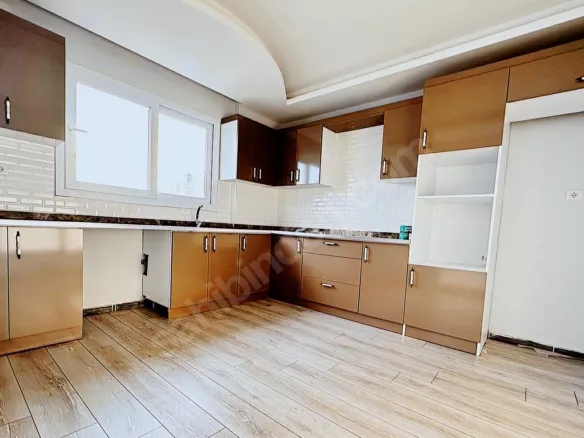 Mersin Mezitli Merkez Mahallesi 3+1 160 m² Doğalgaz Kombili Satılık Daire
