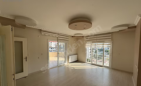 Mersin Mezitli Yeni Mahallesi 3+1 165 m² Doğalgaz Kombili Kiralık Daire