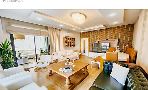 Mersin Mezitli Yeni Mahallesi 4+1 200 m² Doğalgaz Kombili Satılık Daire
